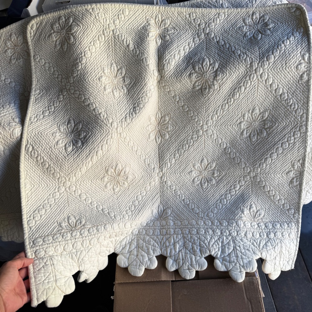Vintage Cream Quilted Bed Sheets fa Runner Floral Scalloped Trapunto 2pc Set - Picture 8 of 13